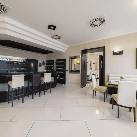 Hotel Astory 4*